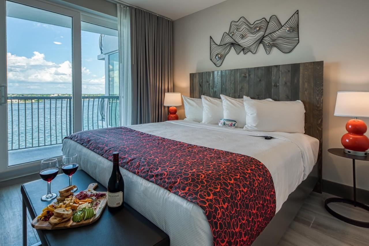 Fusion Resort Waterfront Suites Treasure Island Exterior photo