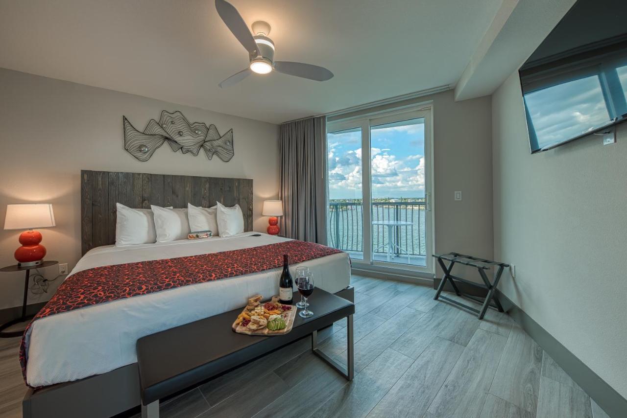 Fusion Resort Waterfront Suites Treasure Island Exterior photo